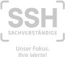 Das Bild zeigt das Logo von SSH Sachverständige, einem langjährigen Kunden von CombiSystems. Der Slogan „Unser Fokus. Ihre Welt.“ unterstreicht das professionelle Engagement des Unternehmens. Das Logo ist in Grautönen gehalten und vermittelt einen modernen, vertrauenswürdigen Eindruck, der die langjährige Partnerschaft mit CombiSystems widerspiegelt.