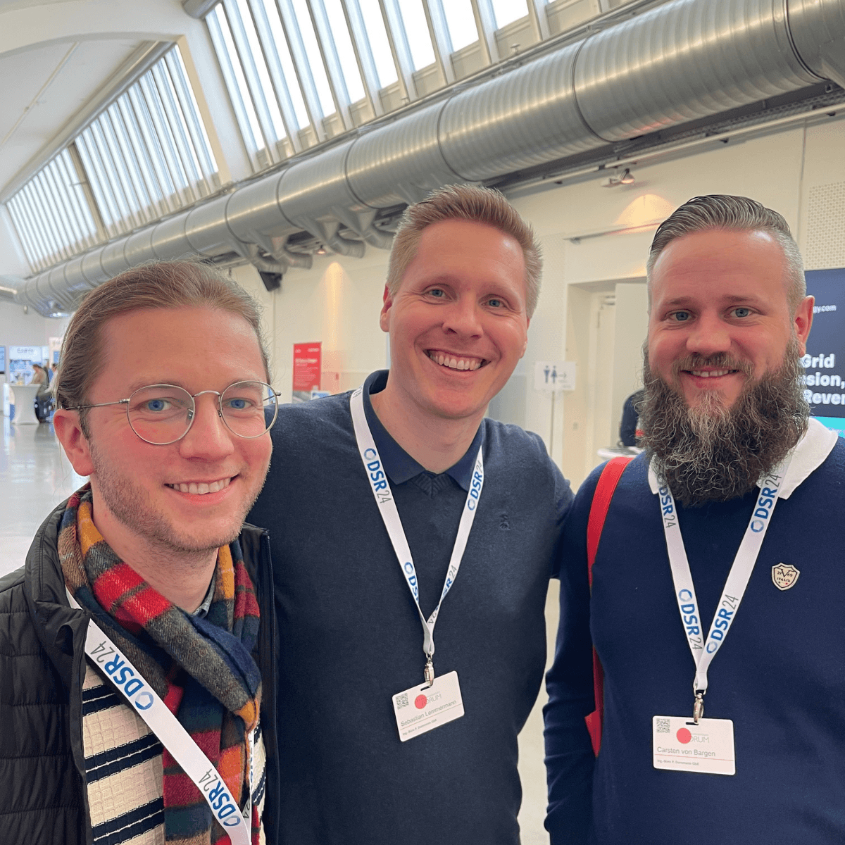 Gesprächsrunde auf dem Kfz-Sachverständigenforum in Würzburg, CombiTeam und CombiKunden tauschen sich über digitale Gutachtenprozesse aus.