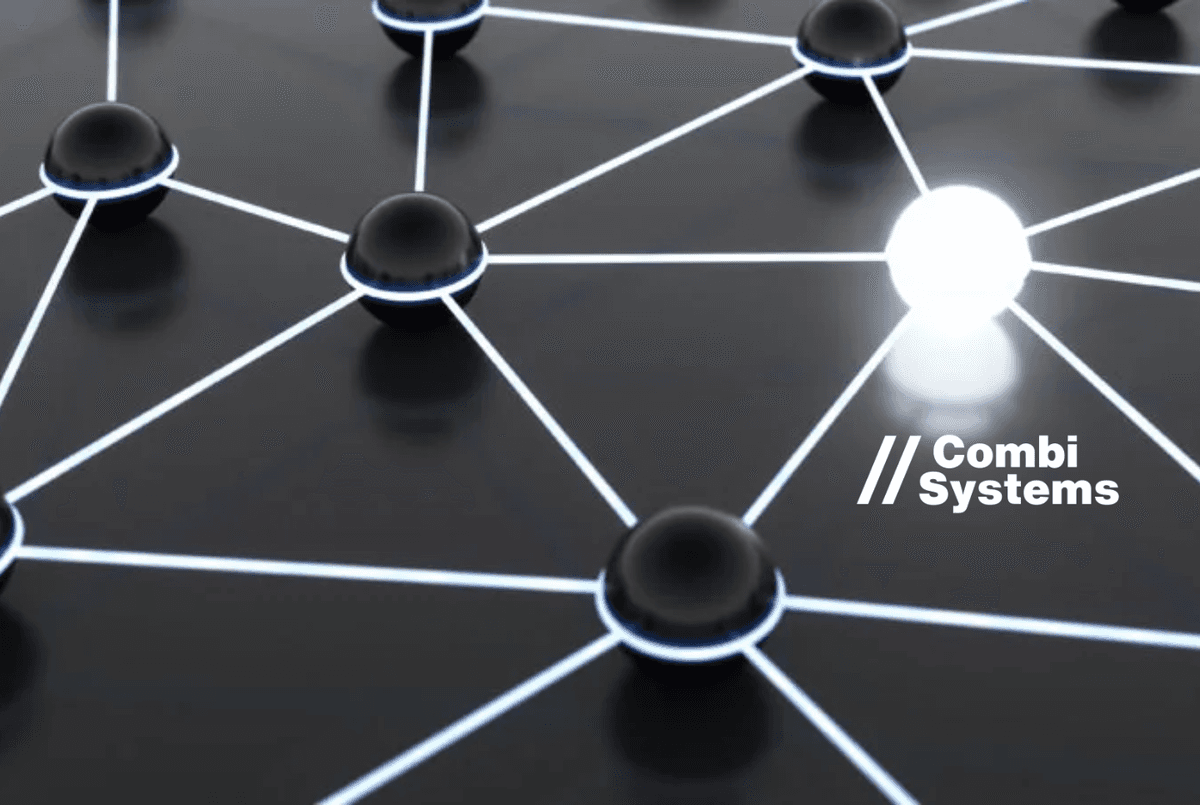 Visualisierung eines digitalen Netzwerks als Sinnbild für die Schnittstellen zu den CombiPartnern. Mehrere miteinander verbundene Knotenpunkte stehen für Systeme und Partner, die über stabile, leuchtende Verbindungen integriert sind. Ein hervorgehobener Knoten symbolisiert die zentrale CombiSystems-Plattform als verbindendes Element. Rechts unten das Branding „// Combi Systems“.